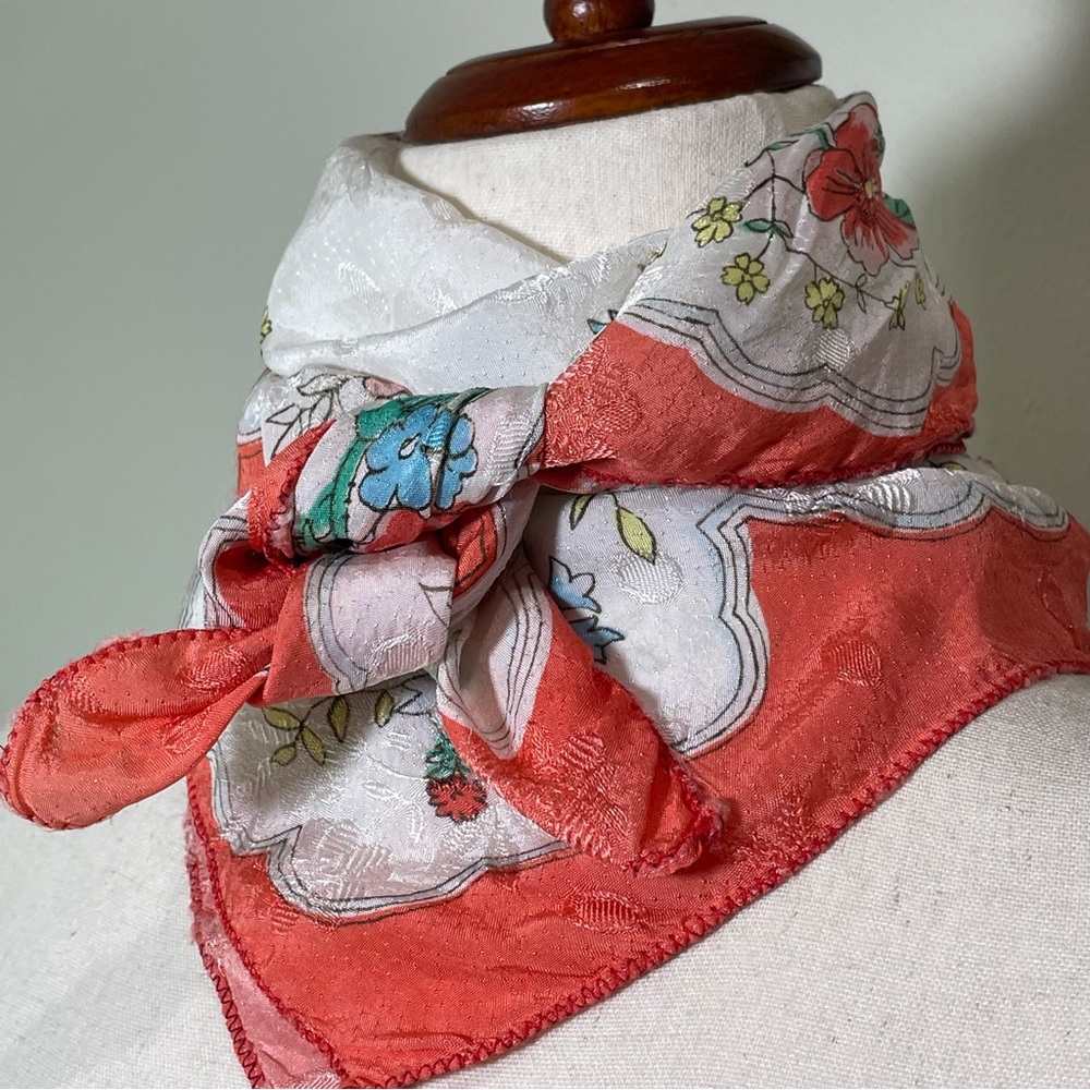 Vtg Silky Floral Poppies Cottagecore Butterflies Bees Pink Green Yellow White